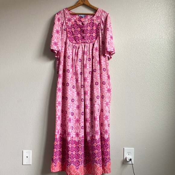 Only Necessities Dresses & Skirts - Vintage Only Necessities Floral Caftan Mumu House Dress Boho Pockets sz 22/24